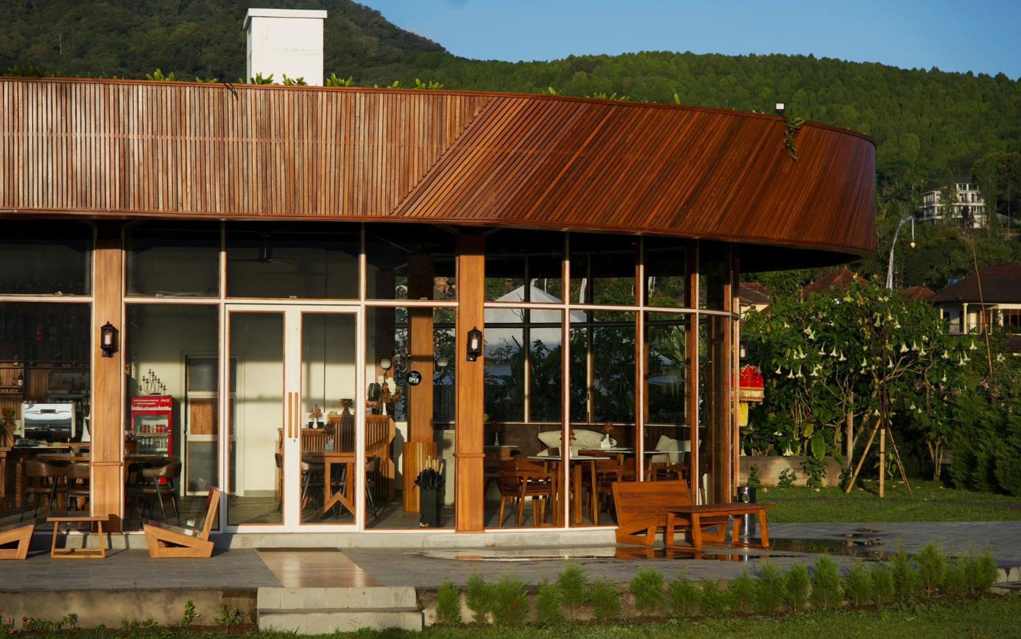 Tente de luxe Svargan Lakeside Glamping Selemadeg